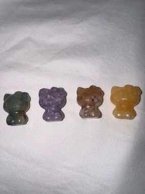 Hello Kitty Carved ♥️ crystals set of 4